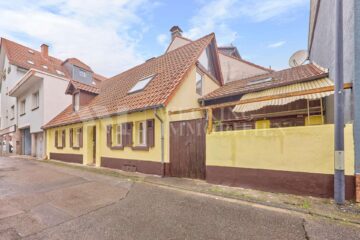 Historisches Einfamilienhaus mit Charme und Gestaltungspotenzial in unmittelbarer Neckarnähe, 68535 Edingen-Neckarhausen, Einfamilienhaus